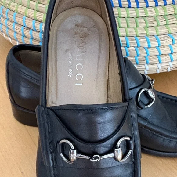Gucci Black Leather Loafers with Silver Detailing - Picture 3 of 7